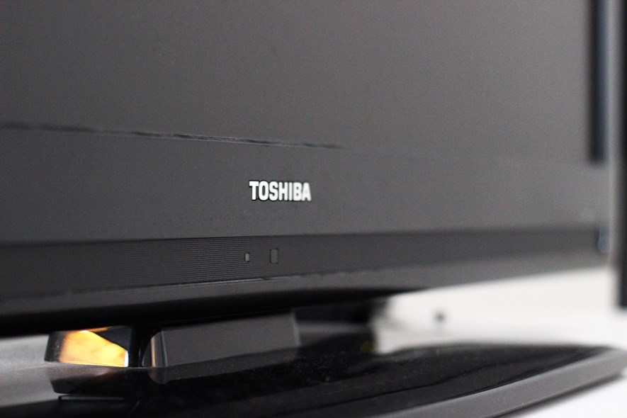 Repairing the Toshiba Regza 42XV556D Power Button - Erik Moberg's
